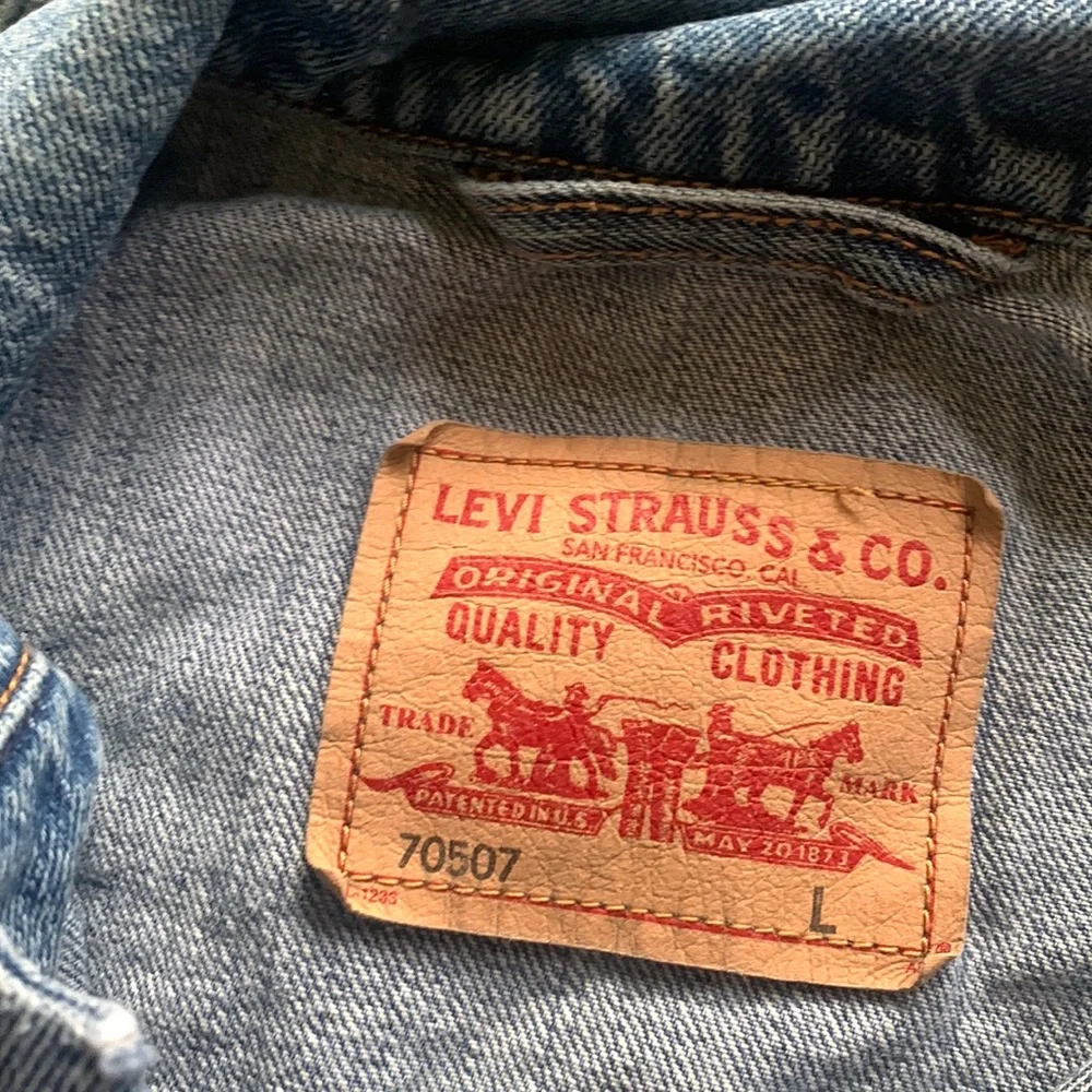 Vintage Levi’s jean jacket - Picture 3 of 7